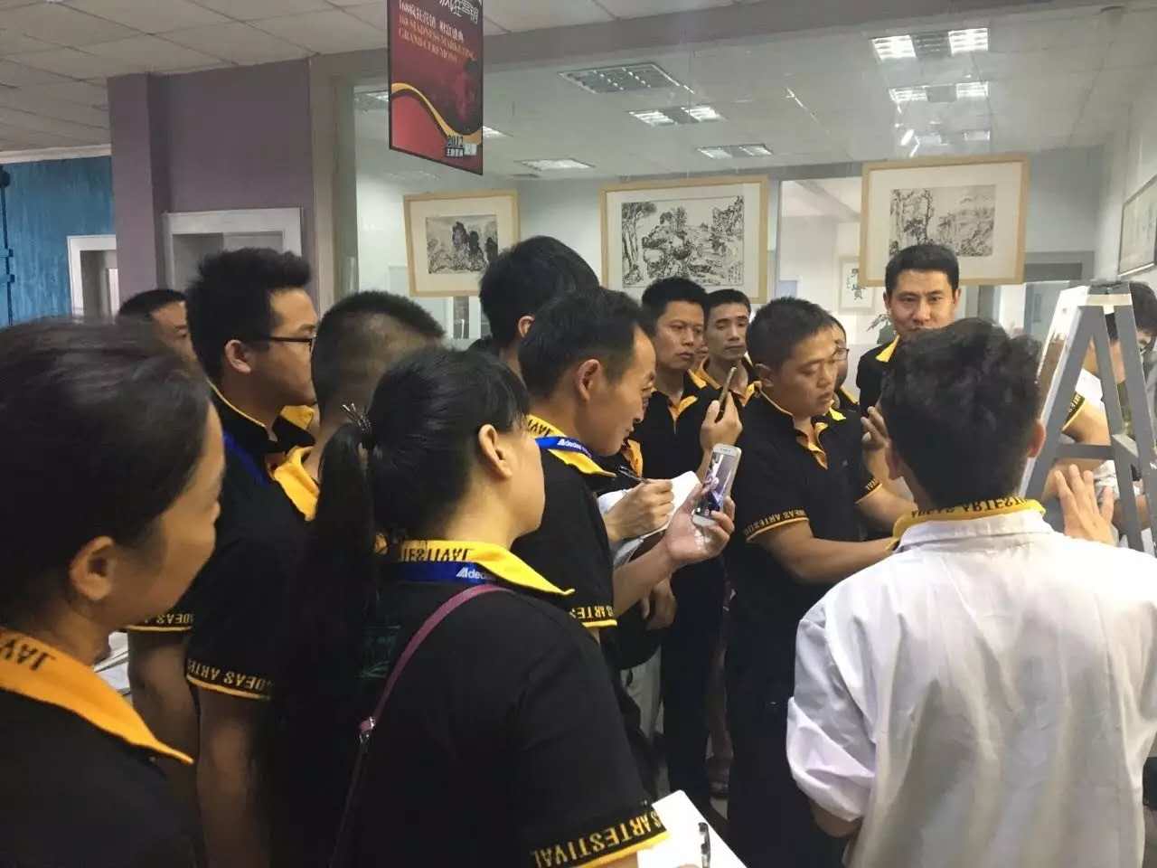 GIOVANNI喬瓦尼藝術涂料工程師現場講解及演示